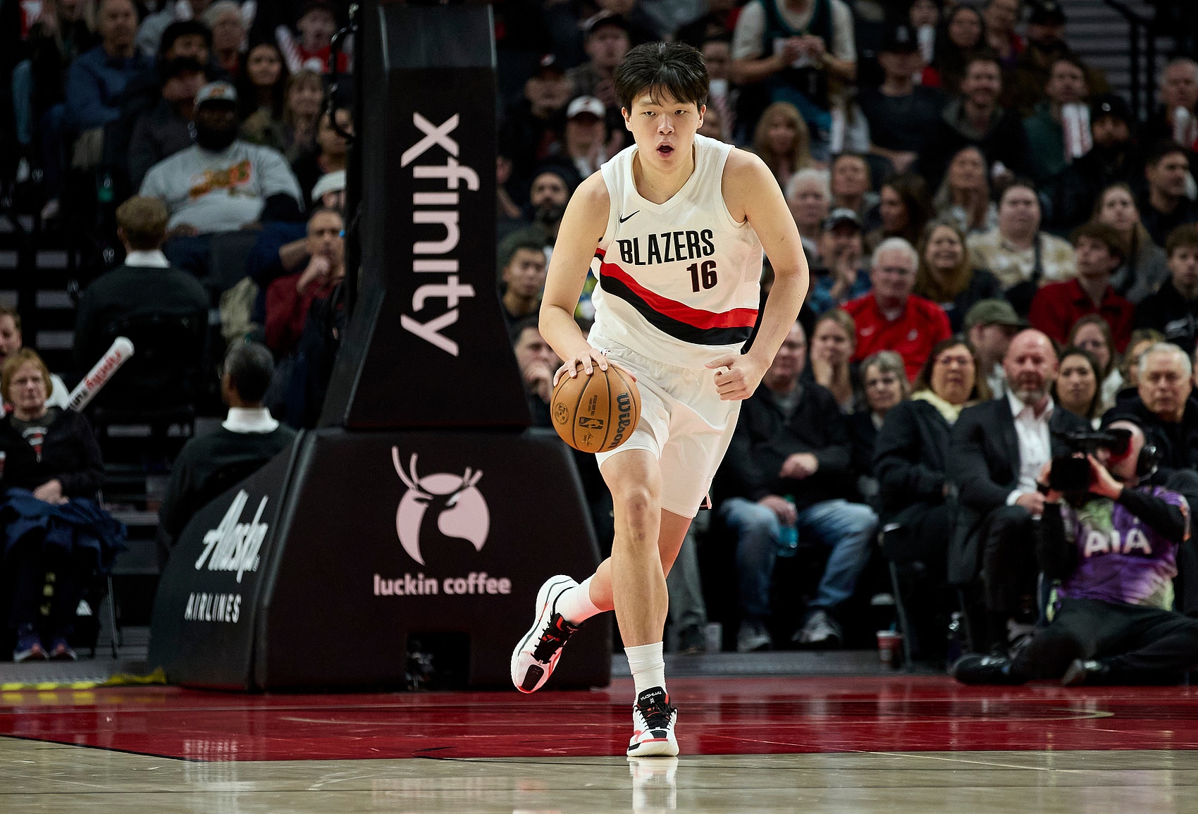 leyu-被召回也没机会！杨瀚森未能登场 本赛季第21次被DNP